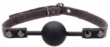Черный кляп-шарик With Roughend Denim Straps с черными джинсовыми ремешками