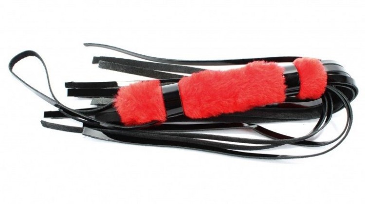 Плеть из лака с красным мехом BDSM Light - 43 см.